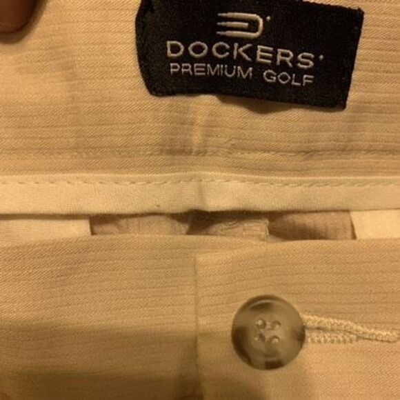 Dockers Premium Golf Size 30 Shorts - Picture 4 of 5